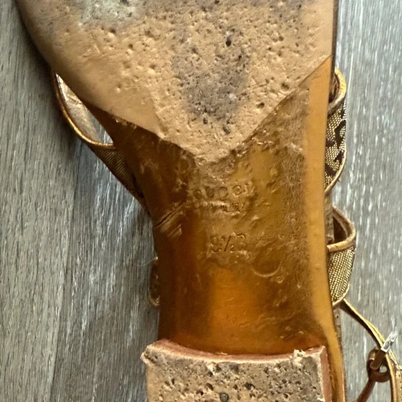 Gucci bumblebee sandals - Picture 8 of 9